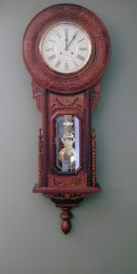 Pendulum clock hanging